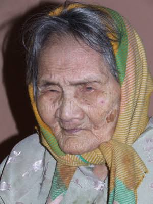 Nguyễn Thị Thứ (Mẹ Thứ)